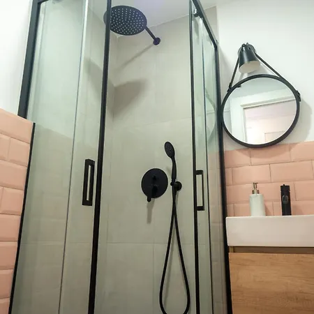 Bright With Views 3 Bedrooms 2 Bathrooms Apartment