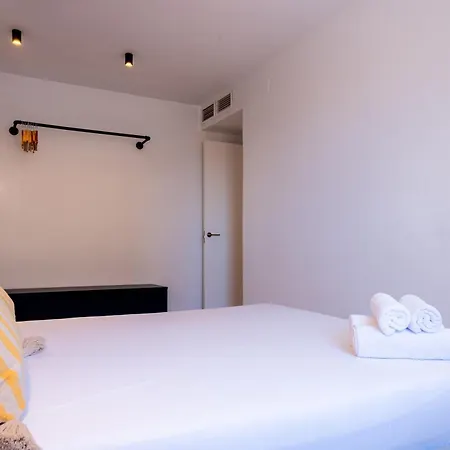 Bright With Views 3 Bedrooms 2 Bathrooms Apartment