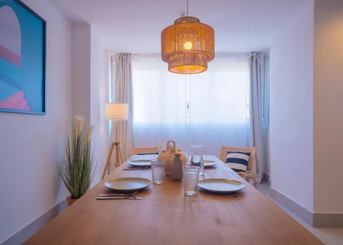 Bright With Views 3 Bedrooms 2 Bathrooms * Málaga