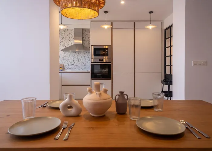 Bright With Views 3 Bedrooms 2 Bathrooms Appartement