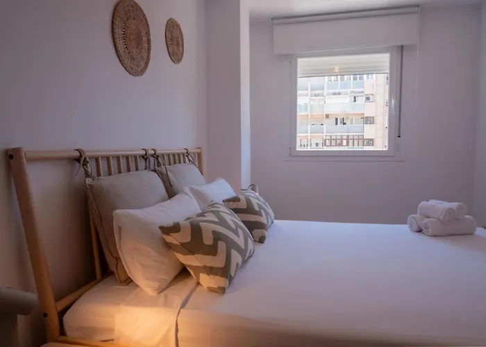 Bright With Views 3 Bedrooms 2 Bathrooms * Málaga